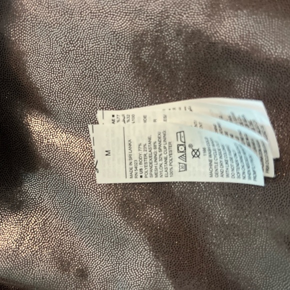 Old Navy activewear. Brand new! Never worn only tried on. - Picture 4 of 4